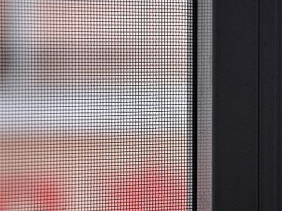 隱形窗紗用在居室、別墅，或是會所、茶樓等公共場所